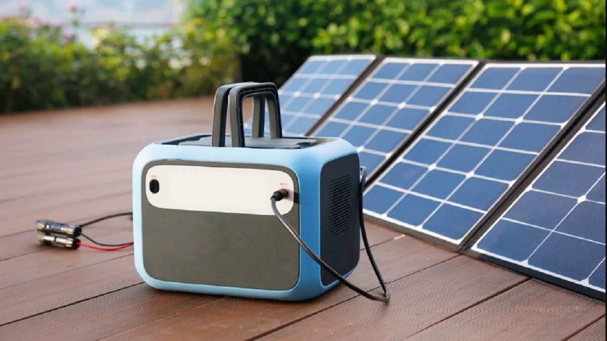 Portable solar generators